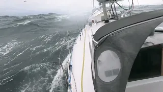 30 minutes of raw sailing in Iceland (Slow TV)