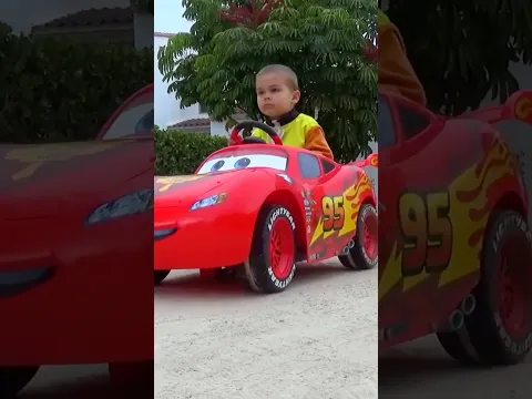 ¡Rubble se divierte paseando con McQueen! 😄🚗