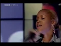 Download Lagu Eve (feat. Alicia Keys) - Gangsta Lovin' (Top of the Pops, 2002)