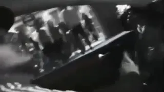 مش انتي الي اختارتيه وعليا فضلتيه من كتر المال ياخاينه بعتيني  واشتريته هاحكلكو حكاية واحد دندنها