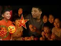 Lagu Een magische midherfstnacht met weeskinderen | Tuan's liefdadigheidsbezoek
