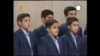 اية الله الخميني يستمع لقراءة القرآن الكريم من مجموعة حفظة القرآن 