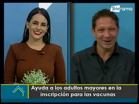Ayuda a los adultos mayores en la inscripción para las vacunas