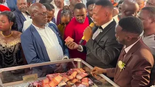 MATAJIRI WA KANDA YA ZIWA WAFANYA KUFURU YA PESA