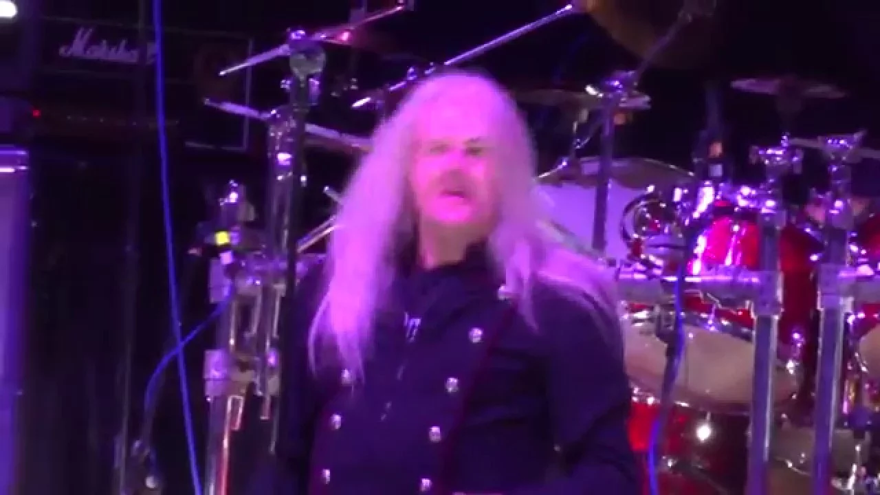 Saxon - Battering Ram (2015 live @ MHPArena Ludwigsburg)