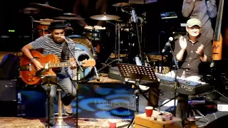 glenn fredly diiringi permainan keyboard jazz idang rasjidi yang keren dalam lagu 