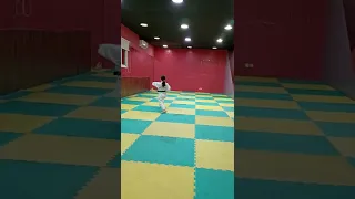 الكاتا الرابعة هيان يوندان واللاعبة جودي عماد كاراتيه 