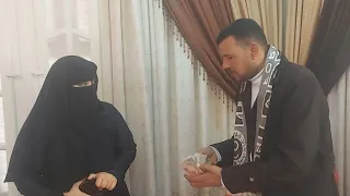 امرأة منقبه ذهبت إلى شاب من أجل المال شوف عمل فيها ايه دندنها