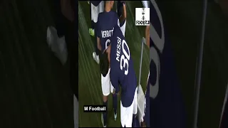 ماذا يفعل ميسي مع مؤخرة فيراتي 