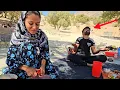 Download Lagu The Beauty of a Nomadic Home — or the Coldness of a Relationship? Vali Faces Roghayeh’s Behavior 💔🤰😱