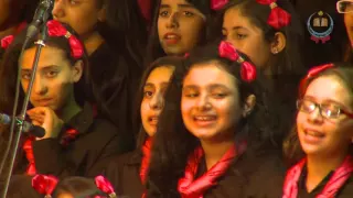 الحلوة دي قامت تعجن اداء كورال النزهة للغناء العربي 