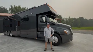 AVAILABLE 2027 RenegadeRV Classic CBF on a Freightlinertrucks Cascadia 126 600HP 1850 Torque DT12