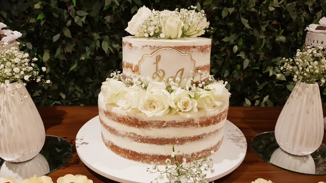 Spring Wedding Cake - Lambeth Over piping tutorial