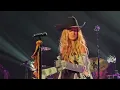 @LaineyWilson singing her new single kinda love it from @mohegansun#laineywilson #live #concert 