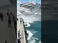 Lagu Massive Cruise Ship Loses Control and Slams Into the Dock