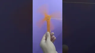 كيف تصنع لعبه للاطفال من اعواد الايس كريم وأغطية الزجاجات البلاستيكيه القوارير البلاستيك 