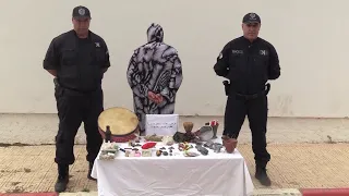 شرطة الجزائر العاصمة   توقيف مشعوذة  كانت تمارس طقوس السحر والشعوذة دندنها
