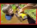Download Lagu TOW TRUCKS STUCK IN THE MUD! - Axel Show Toy Trucks