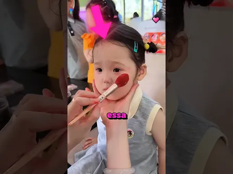 A mãe teve uma ideia no rosto da filha🍓