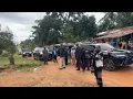 Download Lagu President Boakai maakte een korte stop op de Gboduweh-markt vlak na Suakoko Town | MyLiberianPeople
