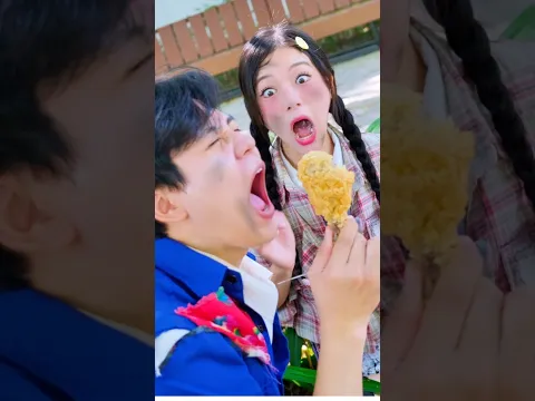 Smell the Chicken, Eat the Rice! 😂🍗 #linhchihihi #messyclassroom #schoolcrush #schooldrama