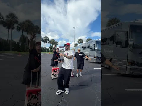 AWOO! Llegamos a Orlando y nos tiramos este temita en el camino 😅❤️