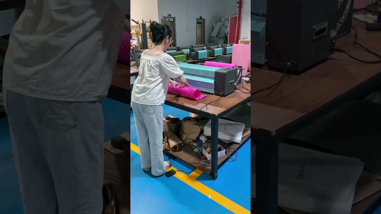 Automatic Kraft Paper Bubble Forming Machine, turn plain kraft paper into cushion bubbles