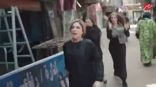 عصام النمر يضرب حنان بوحشية بعد ان ضربته بالشبشب امام الورشة 