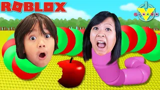 Download Ryan is a WORM in Roblox! Ryan Vs Mommy! Let's Play Roblox WORMFACE with Ryan's Mommy!! MP3
