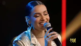 كارمن سليمان تغني قلبي يدق عالغيتار 