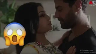 شوفوا ازاى عرفت تجيب رجله فى حضنها   دندنها