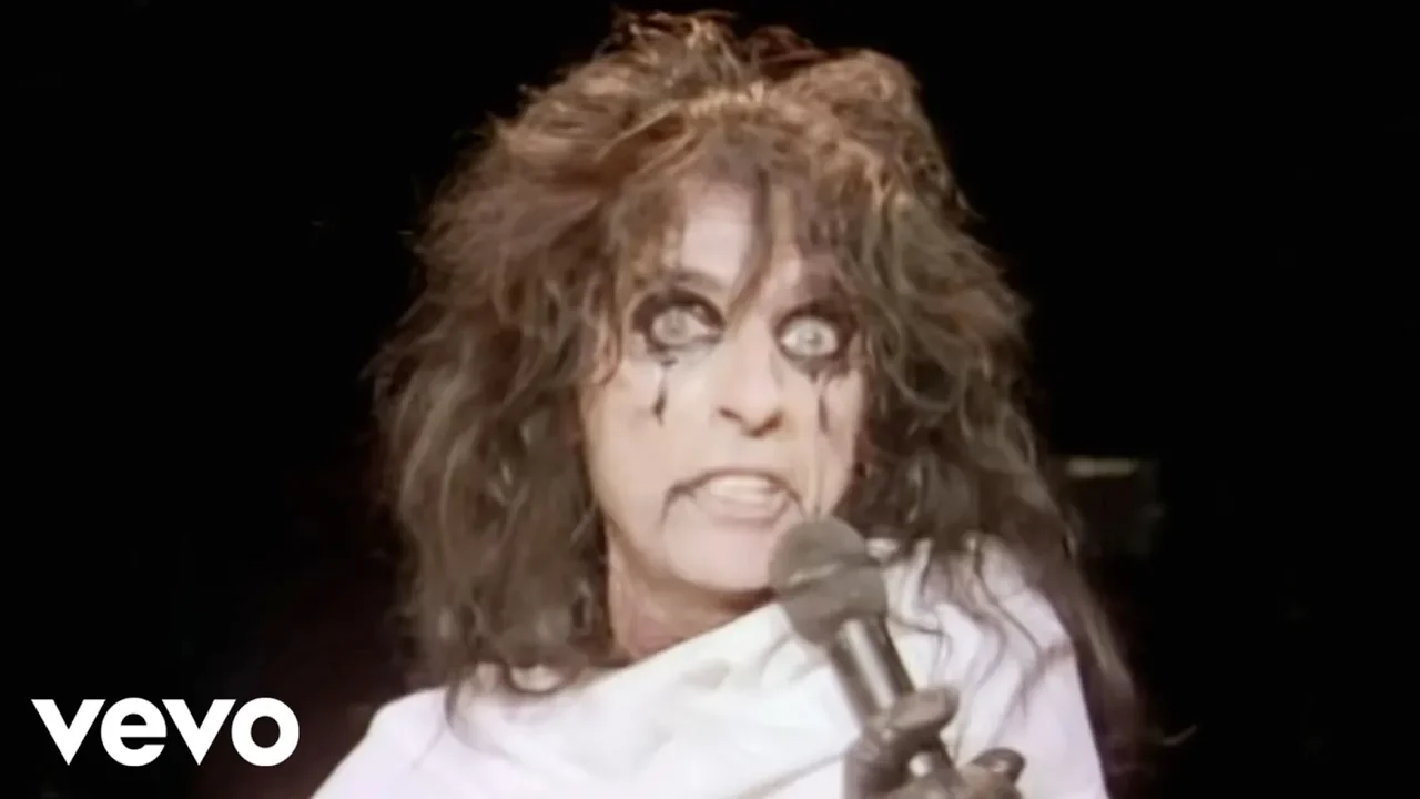 Alice Cooper - Ballad of Dwight Fry (from Alice Cooper: Trashes The World)