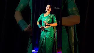 hot beautiful bhojpuri bhabi dance in green satin silk saree