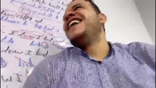 شاهد محمد ضياء مدرس أنجليزي يتحرش بالبنات خاوفو على بناتكم بلقاس محافظه الدقهليه 