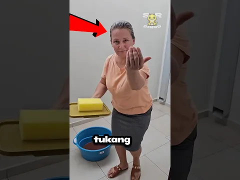 Nggak Mau Bayar Tukang Mahal, Wanita Ini Mengecat Sendiri! 🤯