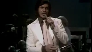 Download Engelbert Humperdinck-London Palladium 1974 (full performance). MP3