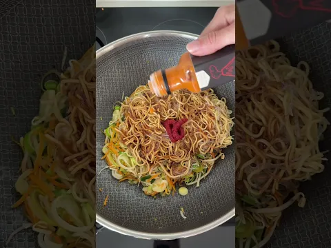 Gebratene asiatische Nudeln (vegetarisch)  #rezept #cooking #gemuse #youtubeshorts #kochen
