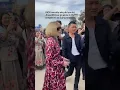 Download Lagu DIOR security why did you let Anna Wintour go alone in the crowd?