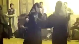 كف صعيدي الكف القديم خالص خالص يعني التراث الاصلي والراقص في الميدان 