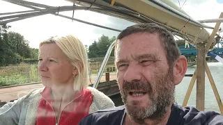 S2 EP.6 Hypnotic tunnel and a tree gets stuck around our keel.// FRENCH CANALS