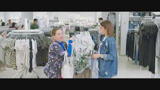 اتفرج علي بيسه وهي بتعمل شوبينج 