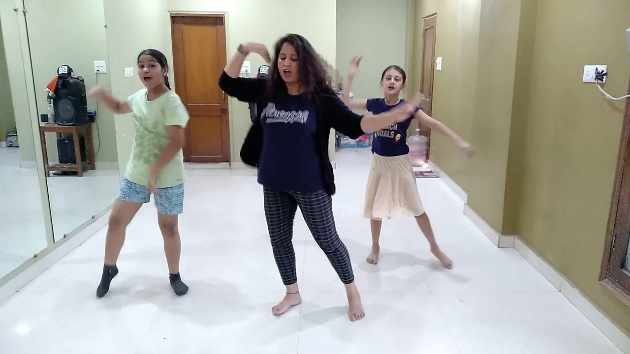 Goreyan nu daffa karo / full dance video / soni fitness club