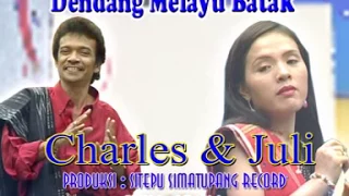 Download Charles Simbolon \u0026 Juli Manurung - Surle Di Surle \u0026 Sikuda Gara (Official Music Video) MP3