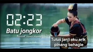 Download lirik lagu Sasak batu jongkor irama dopang MP3