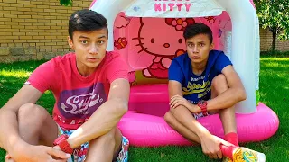 Pasha y Pasha juegan