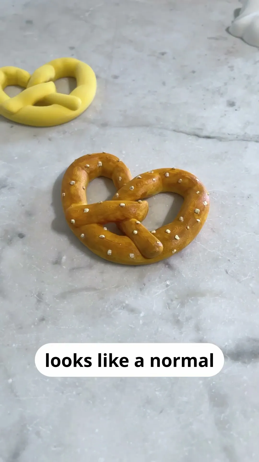 Carabiner Pretzel