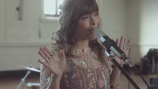 'Sunshine Girl' Live Session