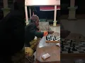 Dua kerajaan sedang ber perang