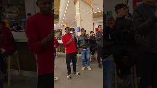 وقال فرعون ذروني دخلت أكبر مول وقرأت قرآن رد فعل الناس مش طبيعي بجد 