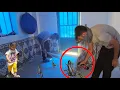 Download Lagu Cleaning Soraya's rooms from the scorpions that the single mother's husband has spread in the field.